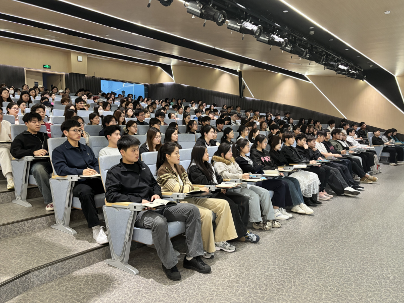 校团委组织开展2026年上半年入团积极分子培训班第六讲——《绿色低碳先行,共建美丽青春中国》